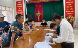 Liên Minh thực hiện chi trả quà 2/9 cho người dân trên địa bàn xã