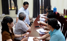 CHỦ TỊCH UBND XÃ ỨNG HÒA NGUYỄN ĐỨC BÌNH KIỂM TRA CÔNG TÁC CẤP PHÁT QUÀ TẶNG NHÂN DÂN NHÂN DỊP 2/9.