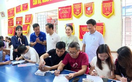 Xã Hoài Đức triển khai chi trả quà tặng nhân dân nhân dịp Quốc khánh 2/9
