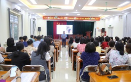 Phường Dương Nội tổ chức bồi dưỡng lý luận chính trị hè cho 370 cán bộ, giáo viên các trường học