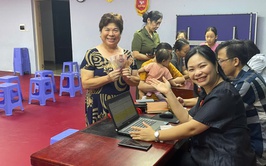 NIỀM VUI TẾT ĐỘC LẬP ĐƯỢC NHÂN LÊN TỪ NHỮNG PHẦN QUÀ