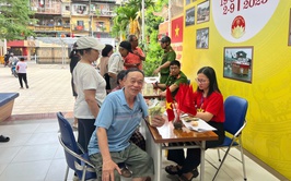“Món quà Tết Độc lập – Tình cảm của Đảng, Nhà nước trao tận tay Nhân dân”