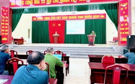Chủ các cơ sở xã Nam Phù tham gia tập huấn, hướng dẫn khai báo, cập nhật thông tin quản lý về PCCC và CNCH