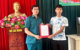CHÀNG THANH NIÊN TRẺ VIẾT ĐƠN TÌNH NGUYỆN NHẬP NGŨ