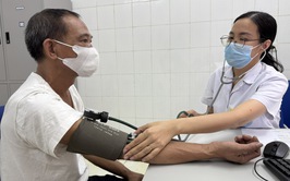 Người cao tuổi cần đi khám sức khỏe định kỳ giúp phát hiện sớm các bệnh lý tiềm ẩn