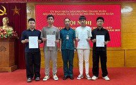 Trao quyết định nhập ngũ cho công dân trúng tuyển vào các trường đại học, học viện trong Quân đội năm 2025