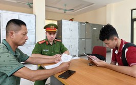 Công an phường Thanh Xuân ra quân cao điểm tuyên truyền, xử lý vi phạm trật tự an toàn giao thông trước cổng trường học trên địa bàn
