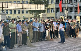 Chính quyền xã Đại Thanh ra quân tổng vệ sinh môi trường sáng thứ 7 tại tuyến đường ven sông Tô Lịch