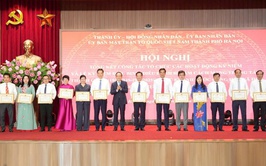 PHƯỜNG CẦU GIẤY NHẬN BẰNG KHEN CỦA UBND THÀNH PHỐ HÀ NỘI TRONG TRIỂN KHAI THỰC HIỆN CÁC HOẠT ĐỘNG KỶ NIỆM CHÀO MỪNG 80 NĂM CÁCH MẠNG THÁNG TÁM THÀNH CÔNG VÀ QUỐC KHÁNH 2/9