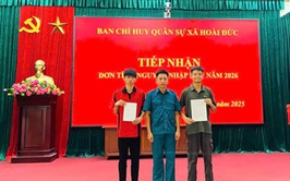 Thanh niên xã Hoài Đức viết đơn tình nguyện lên đường nhập ngũ