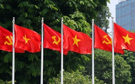 Chào mừng Đại hội đại biểu Đảng bộ thành phố Hà Nội lần thứ XVIII: Tiên phong vươn mình cùng dân tộc, xây dựng Thủ đô văn minh, hiện đại, Nhân dân hạnh phúc
