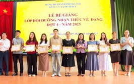 Ban Thường vụ Đảng ủy xã Hoài Đức tổ chức lễ Bế giảng lớp bồi dưỡng nhận thức về Đảng đợt 4 năm 2025