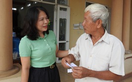 TRUNG GIÃ: TẬP TRUNG CHI TRẢ QUÀ CHO NGƯỜI DÂN ĂN TẾT ĐỘC LẬP