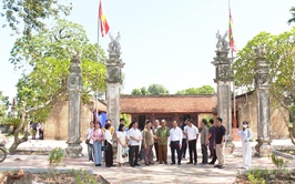 BÁO HÀ NỘI MỚI VỀ NGUỒN TẠI XÃ ỨNG HOÀ: KHƠI DẬY TRUYỀN THỐNG, BỒI ĐẮP ĐỘNG LỰC PHÁT TRIỂN NÔNG THÔN MỚI.