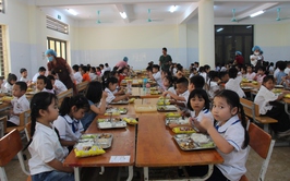 Tăng cường công tác đảm bảo bữa ăn bán trú cho học sinh