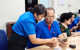 Hành trình chuyển đổi số của phường Thanh Xuân: “Cầm tay chỉ việc” để mọi người dân thành “công dân số”