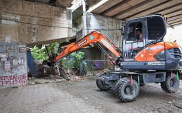 UBND XÃ SÓC SƠN RA QUÂN GIẢI TỎA VI PHẠM HÀNH LANG AN TOÀN GIAO THÔNG