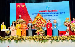 Đồng chí Nguyễn Tuyết Trinh giữ chức Chủ tịch Hội Liên hiệp phụ nữ phường Ba Đình