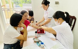 BVĐK Quốc Oai: Khám sức khỏe định kì cho cán bộ, giáo viên và nhân viên các trường học trên địa bàn xã Hưng Đạo