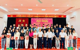 XÃ BA VÌ TỔ CHỨC HỘI NGHỊ TUYÊN DƯƠNG, KHEN THƯỞNG HỌC SINH THI ĐỖ ĐẠI HỌC, HỌC VIỆN NĂM 2025