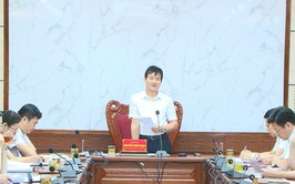 Thường trực Đảng ủy xã làm việc với các ngành nghe báo cáo một số nội dung quan trọng