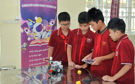 TRƯỜNG THCS YÊN SỞ TỔ CHỨC NGÀY HỘI TRẢI NGHIỆM TRÍ TUỆ NHÂN TẠO (AI) VÀ ROBOTICS, KHƠI NGUỒN SÁNG TẠO, BÙNG CHÁY ĐAM MÊ