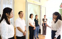 Thường trực HĐND xã khảo sát cơ sở vật chất trường học điểm Quyết Tiến
