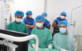 Bệnh viện Tim Hà Nội: Thực hiện can thiệp lâm sàng phức tạp ngay tại Hội thảo khoa học