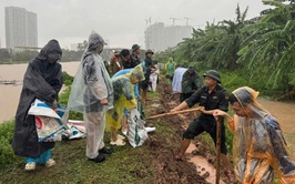 Phường Xuân Phương chủ động ứng phó, hỗ trợ người dân bị ảnh hưởng bởi bão số 10