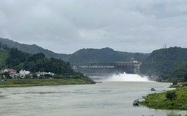 2 hồ thủy điện Hòa Bình và Tuyên Quang xả lũ