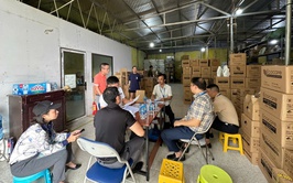 Kiểm tra cao điểm đối với các kho, xưởng vùng bãi thuộc phường Long Biên