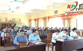Đồng chí Phùng Huy Diễn- Phó Bí thư Đảng ủy, Chủ tịch UBND xã Kiều Phú dự sinh hoạt Đảng thường kỳ với Chi bộ thôn Văn Quang