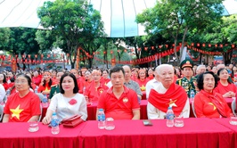 Không khí xúc động tại điểm cầu truyền hình trực tiếp Lễ diễu binh, diễu hành A80 phường Nghĩa Đô