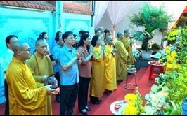 Phường Vĩnh Tuy tưởng niệm đồng bào chết vì oanh tạc và nạn đói năm 1944-1945