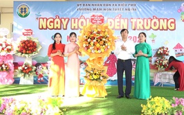 Xã Kiều Phú tổ chức 20 Đoàn công tác tổ chức dự và chúc mừng năm Lễ khai giảng năm học mới 2025-2026 tại 20 cơ sở giáo dục công lập trên địa bàn