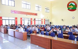Xã Phú Cát tổ chức Hội nghị tập huấn công tác chuyển đổi số và ra quân hỗ trợ người dân thực hiện các dịch vụ công trực tuyến