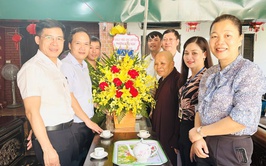 Phường Đông Ngạc (Thành phố Hà Nội): Thăm, tặng quà các cơ sở tôn giáo nhân dịp Lễ Vu Lan năm 2025