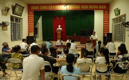 Đồng chí Bí thư Đảng ủy, Chủ tịch HĐND xã dự sinh hoạt chi bộ thường kỳ tháng 9 tại chi bộ thôn Động Giã