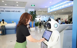 Công nghệ số giúp người dân giải quyết thủ tục hành chính trực tuyến nhanh chóng, thuận tiện