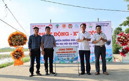 Thôn Văn Lôi phát động – khởi công xây dựng tuyến đường hoa kiểu mẫu chào mừng Đại hội MTTQ Việt Nam xã nhiệm kỳ 2025 – 2030