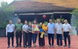 Phường Xuân Đỉnh tổ chức thăm hỏi, tặng quà các cơ sở tôn giáo nhân dịp Đại lễ Vu Lan 2025