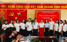 Trường Tiểu học Hoàng Liệt tổ chức hội nghị trao quyết định điều động viên chức