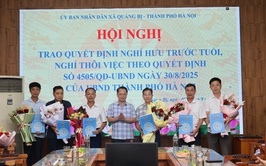 Xã Quảng Bị tổ chức Hội nghị trao Quyết định nghỉ hưu trước tuổi, nghỉ thôi việc theo Quyết định số 4505/QĐ-UBND ngày 30/8/2025 của UBND thành phố Hà Nội