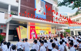 Trường Tiểu học Trần Phú tuyên truyền giới thiệu sách tháng 9 với tác phẩm 