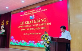 Khai giảng khóa học lý luận chính trị cho đảng viên mới