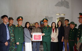 QUÂN ĐOÀN 12 KIỂM TRA CHƯƠNG TRÌNH HÀNH QUÂN DÃ NGOẠI LÀM CÔNG TÁC DÂN VẬN ĐỢT 2 NĂM 2025 TẠI XÃ TRUNG GIÃ