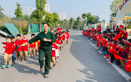 Trường Mầm non Họa Mi tổ chức hoạt động trải nghiệm ý nghĩa chào mừng 81 năm Ngày thành lập quân đội nhân dân Việt Nam (22/12/1944 - 22/12/2025)