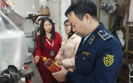 ĐOÀN KIỂM TRA LIÊN NGÀNH SỐ 01 UBND XÃ TRUNG GIÃ KIỂM TRA AN TOÀN THỰC PHẨM TẠI CÁC CƠ SỞ KINH DOANH ĂN UỐNG