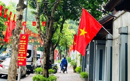 CẦU GIẤY RỰC RỠ CỜ HOA CHÀO MỪNG ĐẠI HỘI ĐẠI BIỂU TOÀN QUỐC LẦN THỨ XIV CỦA ĐẢNG