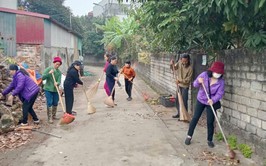 Nhân dân phường Tùng Thiện đồng loạt ra quân tổng vệ sinh môi trường